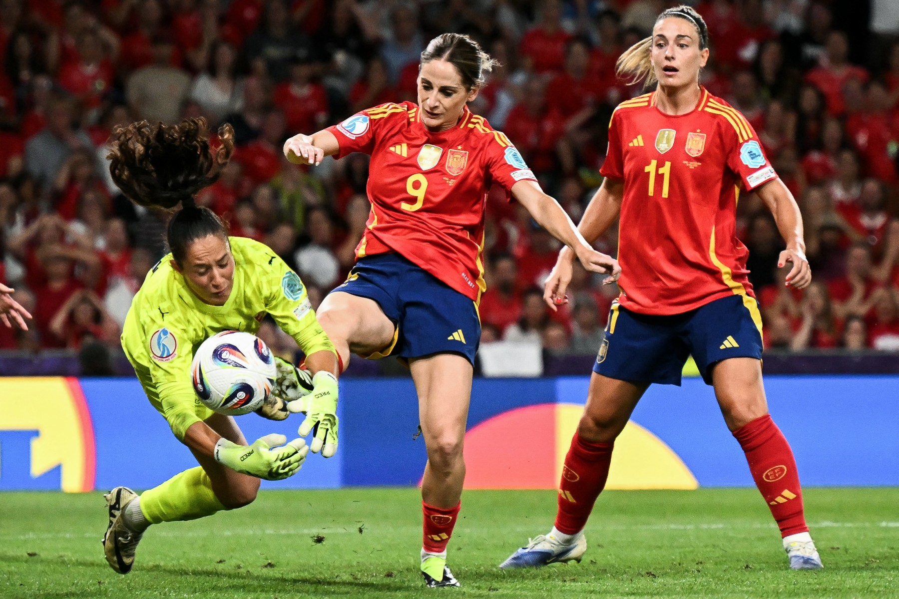 Spanien tar steget mot finalen