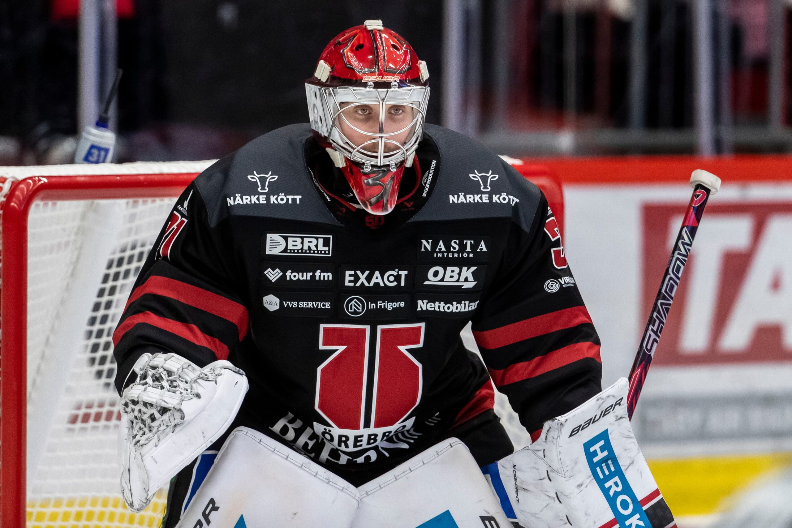 Örebros målvakt Jonas Arntzen under ishockeymatch