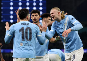 manchester city spelarna firar mål