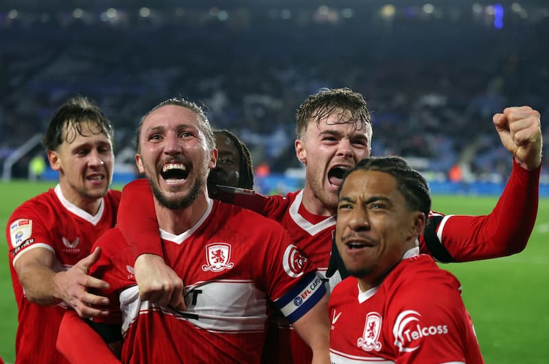 boro jublar efter mål