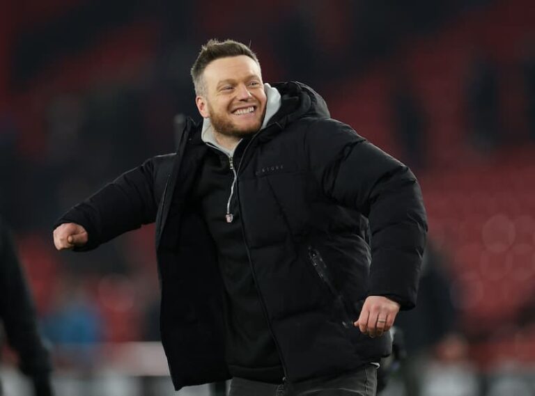 Hellberg firar seger med fansen