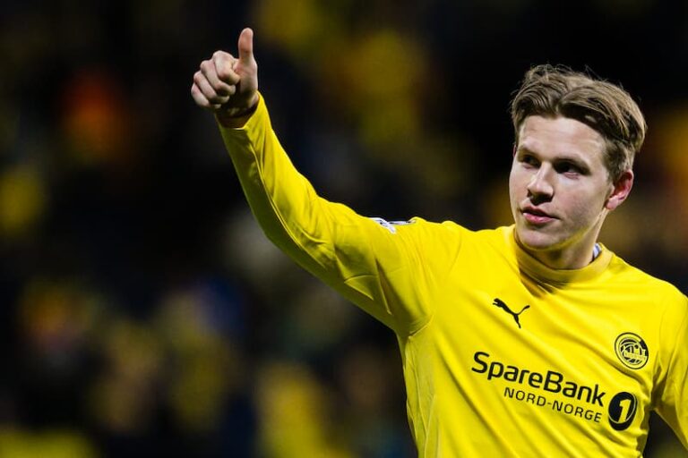 hause gör tummen upp