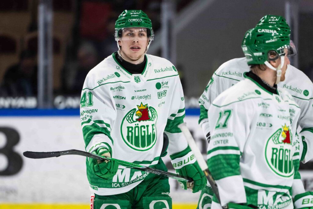 Rögle – Färjestad på tv: TV4 Play sänder kvällens inledande kvartsfinal i Ängelholm