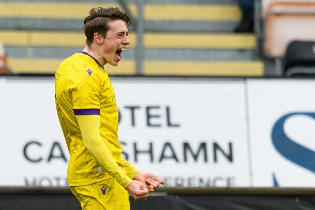 Svenskkoll inför fotbollshelgen: Följ landslagsspelarna i sista genrepet inför playoff