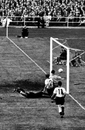 Kurt Hamrin i semifinalen mot Västtyskland på Ullevi 1958