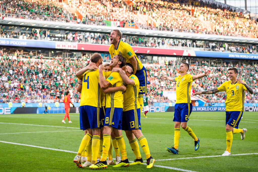 Svenska landslaget firar efter 2–0-målet mot Mexiko i gruppspelet, VM 2018