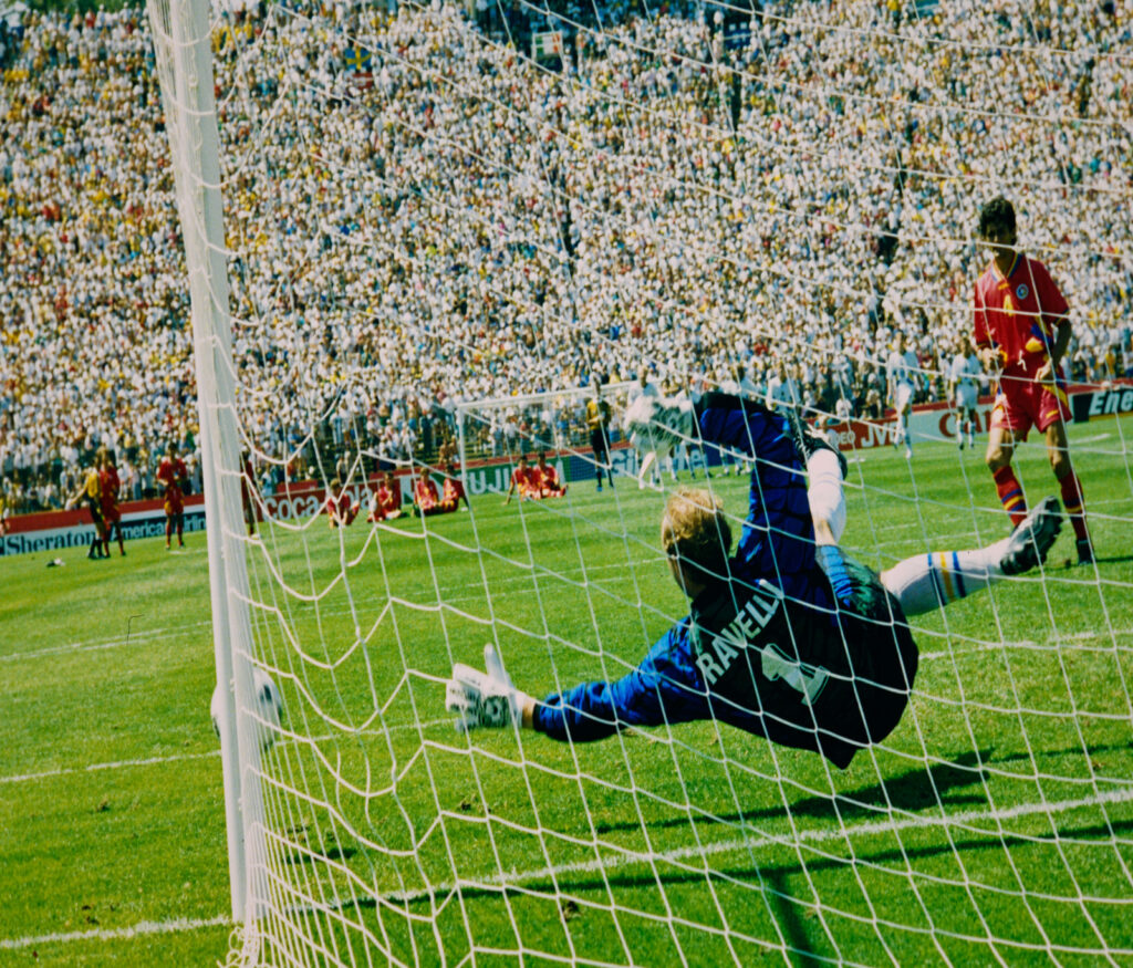 Thomas Ravelli, Sverige - Rumänien, VM 1994