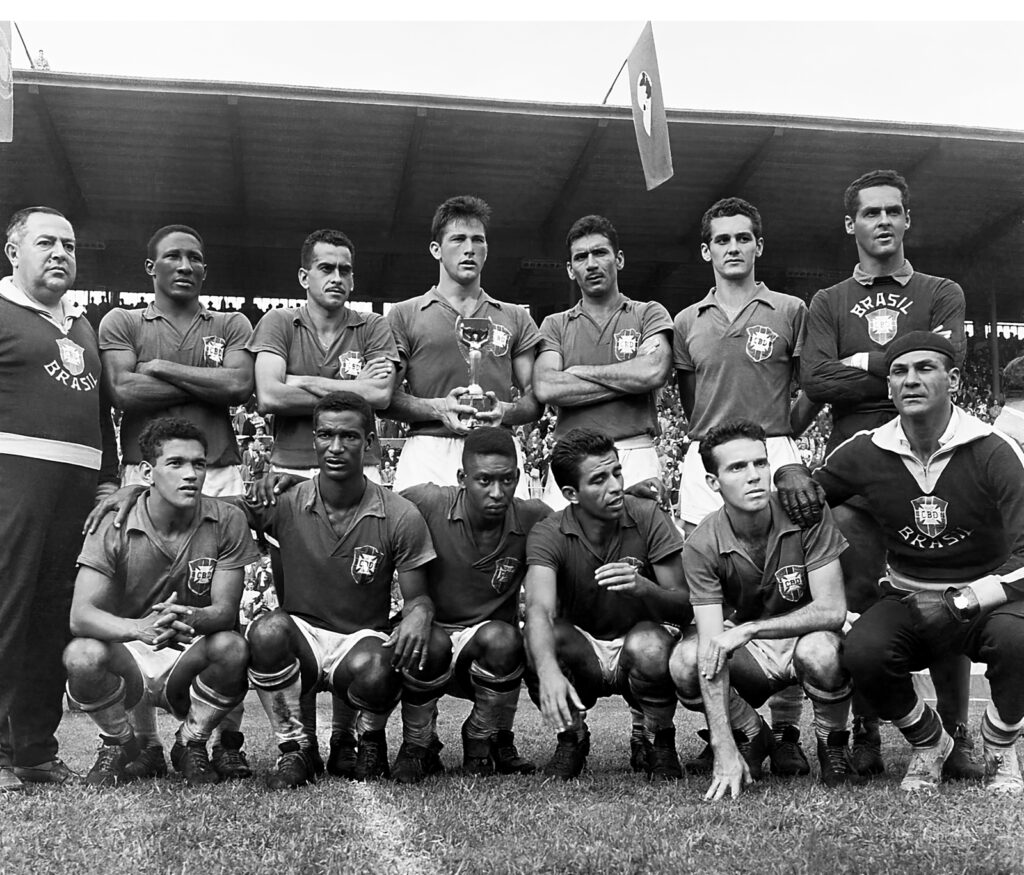Brasiliens trupp med pokalen, VM 1958