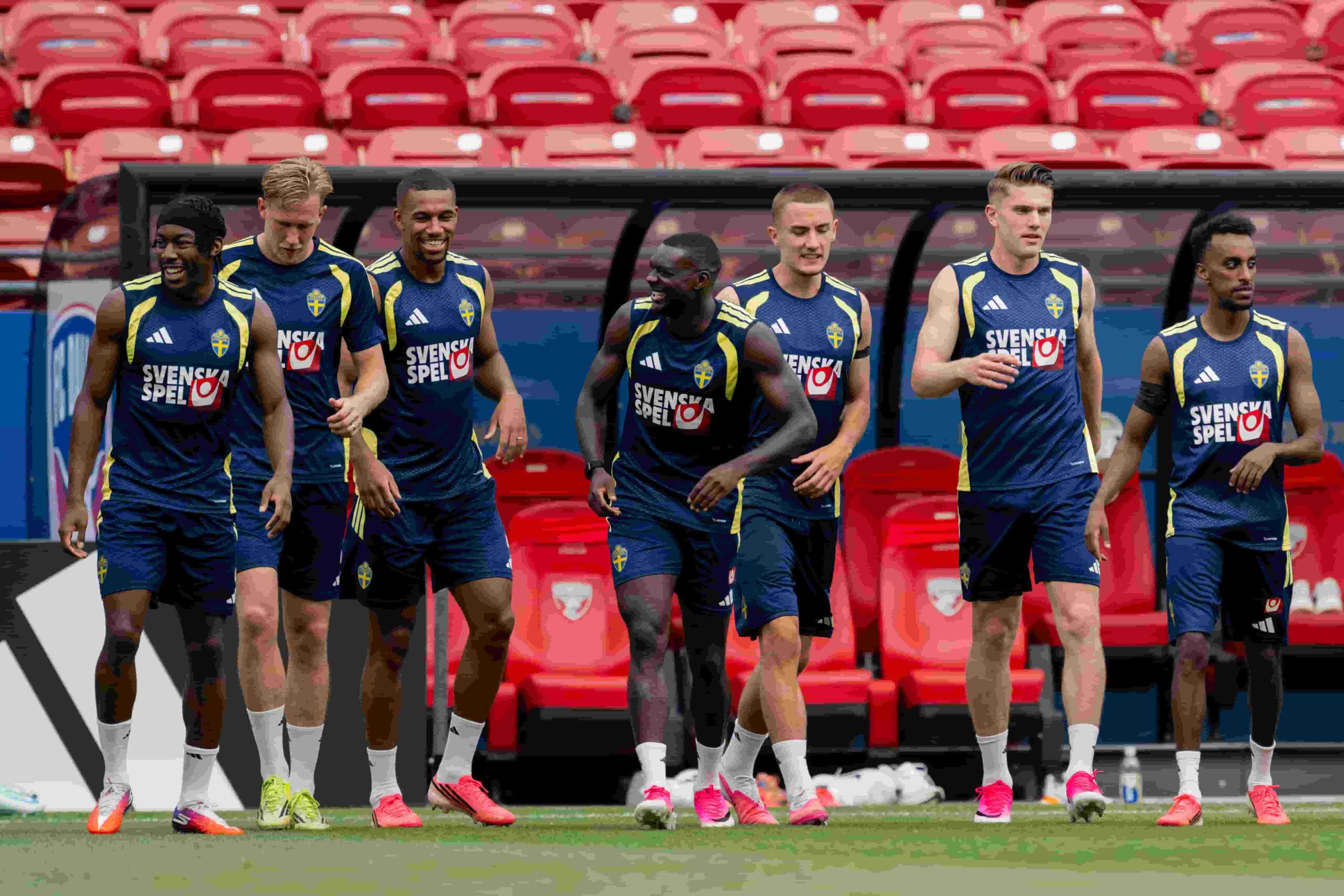 Anthony Elanga, Herman Johansson, Isak Hien, Ken Sema, Gustaf Lagerbielke, Viktor Gyökeres och Taha Ali. | Foto: Petter Arvidson / Bildbyrån