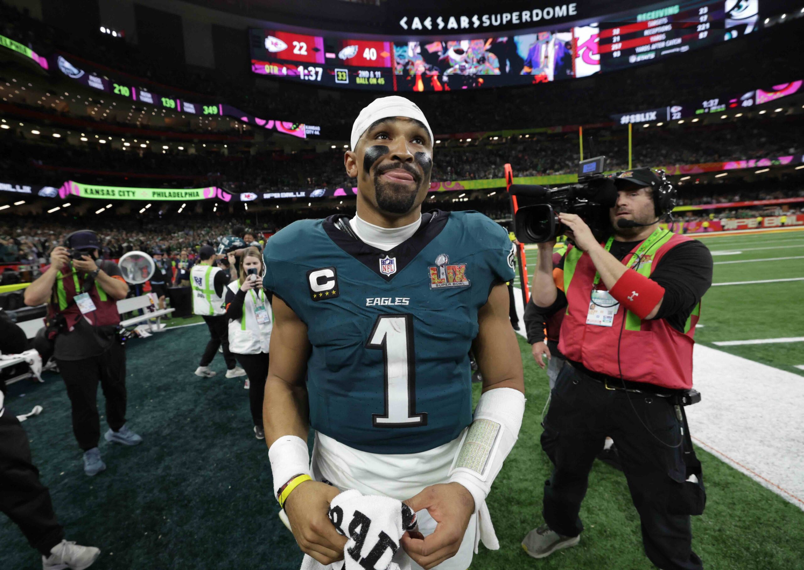 Rivalmöte i NFL i natt: McKee får chansen när Hurts saknas