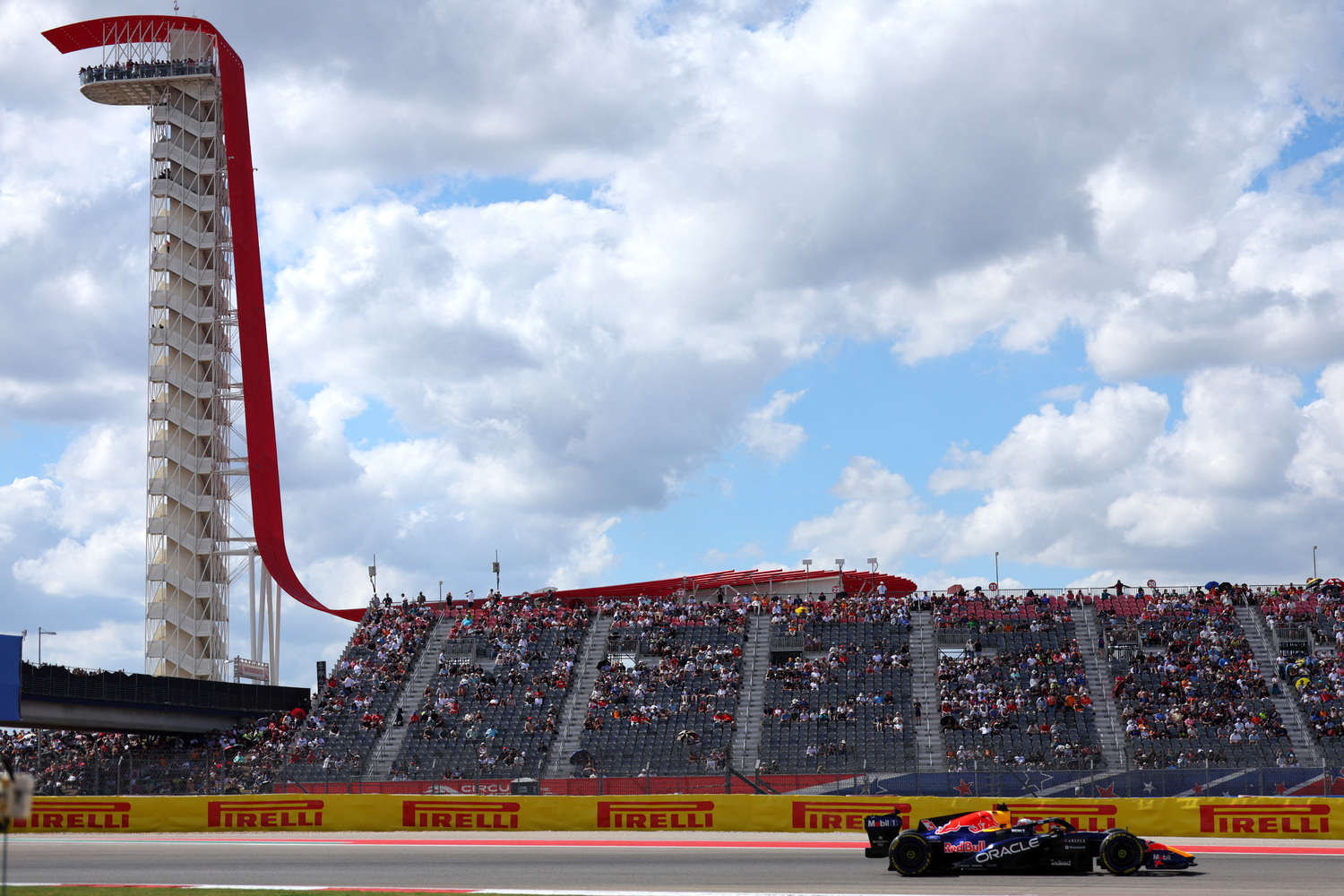 Ferrari snabbast på alla träningar i Austin: Antonelli snuvade stallet på pole